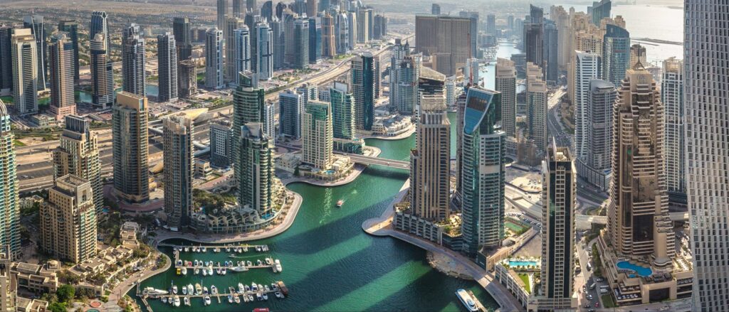 uae-card-bg